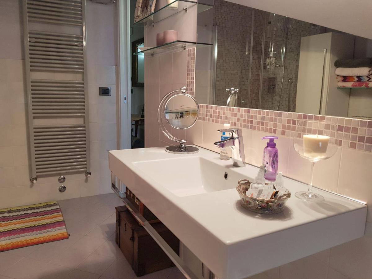 La Stanza Dei Sogni Hotel Салуцо Екстериор снимка